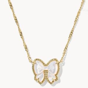 Kendra Scott Haley Bow Gold Short Pendant Necklace in Ivory Mother-of-Pearl